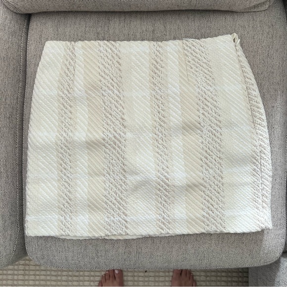 H&M white and beige skirt - Picture 2 of 9